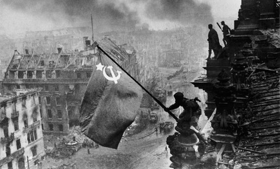 Как Россия поступает со своими героями